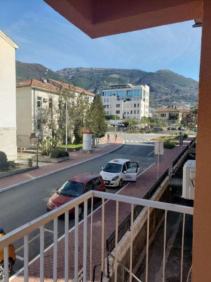 Apartment Bina Tivat Buitenkant foto
